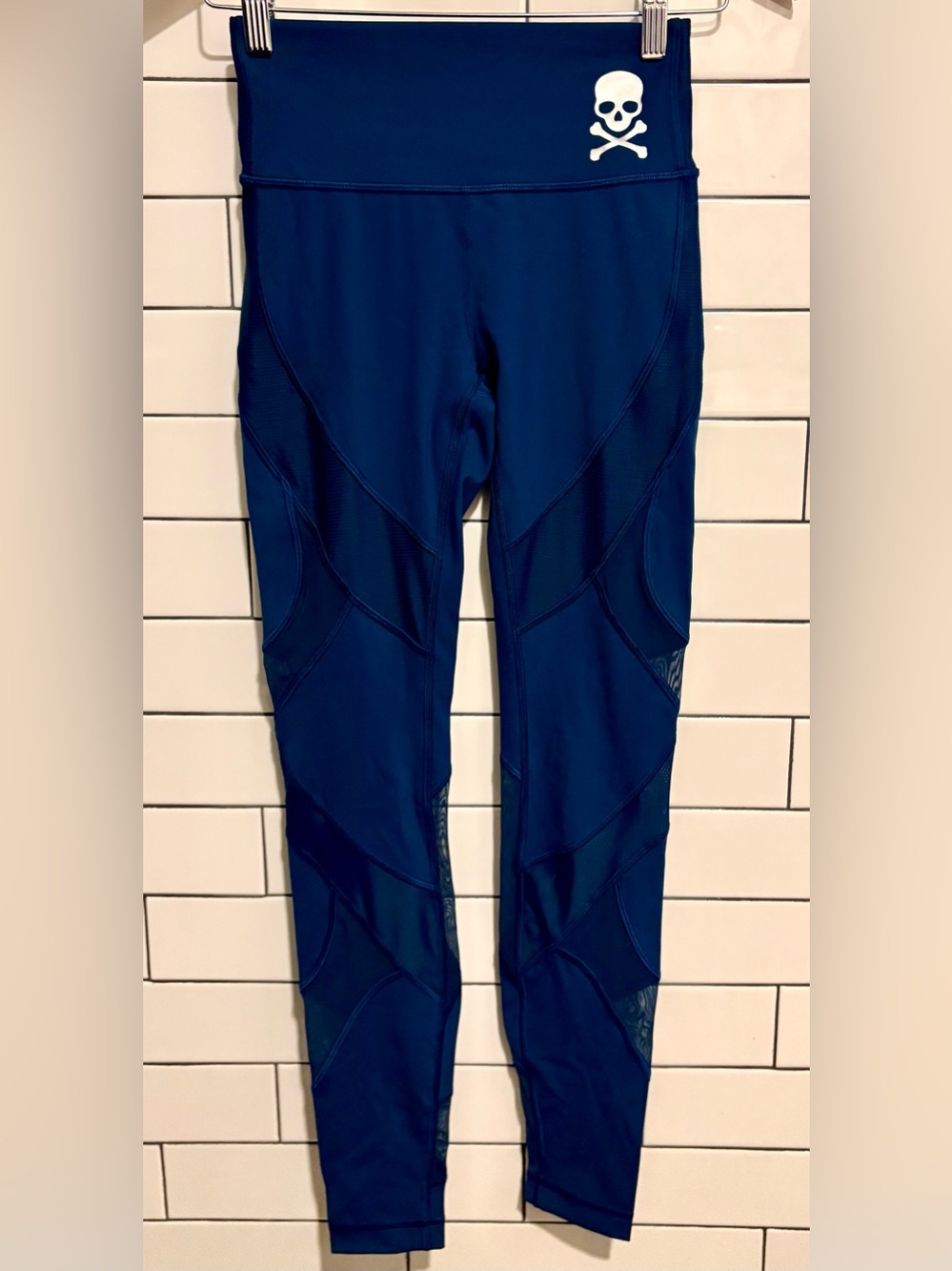 New Lululemon Peleton Collab Blue Skull Active Leggings 4 - Picture 3 of 6